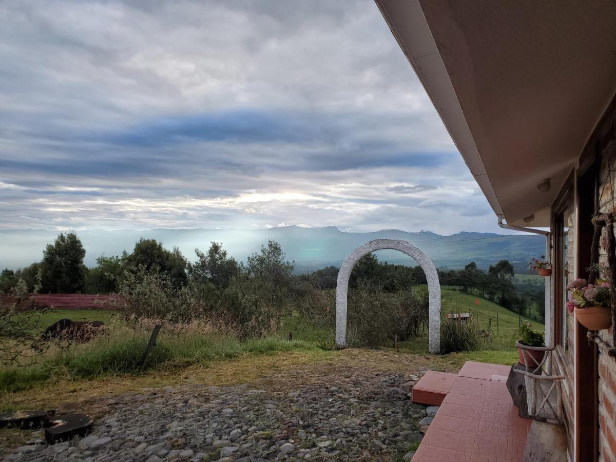 Balcon Al Cotopaxi Hosteria Sangolqui ภายนอก รูปภาพ